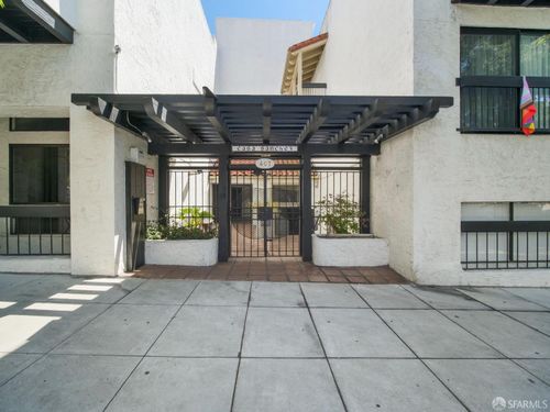 apt-2130-407 Sanchez St, San Francisco, CA, 94114-2079 | Card Image