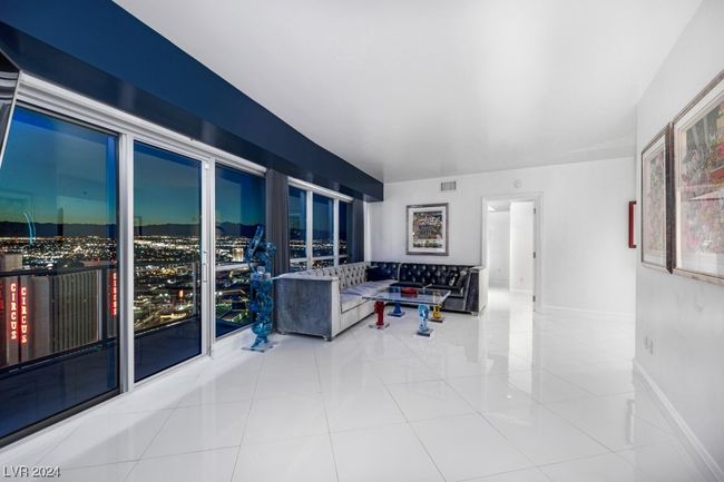 UNIT-3409 - 2700 Las Vegas Blvd S, Condo with 2 bedrooms, 3 bathrooms and null parking in Las Vegas NV | Image 4