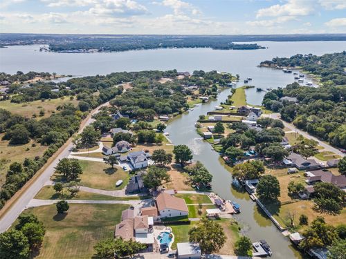 7329 Hickey Rd, Azle, TX, 76020-5611 | Card Image