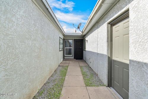 7132 N 63rd Dr, Glendale, AZ, 85301-2385 | Card Image