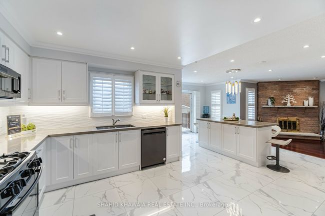 520 Ceremonial Dr, House other with 4 bedrooms, 3 bathrooms and 3 parking in Mississauga ON | Image 14