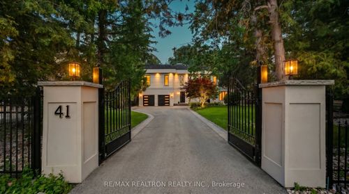 41 Sprucewood Dr, Thornhill, ON, L3T2P8 | Card Image