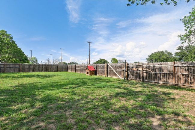 19229 Blume Dr, House other with 3 bedrooms, 2 bathrooms and null parking in Lytle TX | Image 15