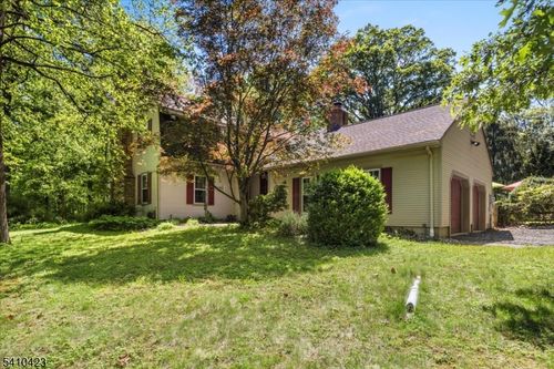 64 Hogback Rd, Pittstown, NJ, 08867-4036 | Card Image