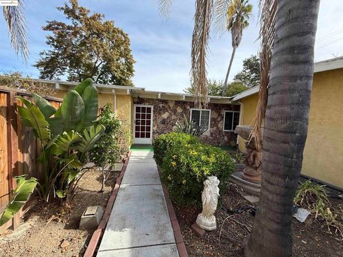 1735 David Ave, Concord, CA, 94518-3417 | Card Image