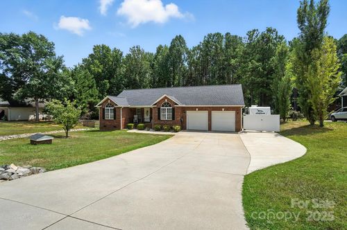 7288 Pine Ridge Dr, Denver, NC, 28037-9381 | Card Image