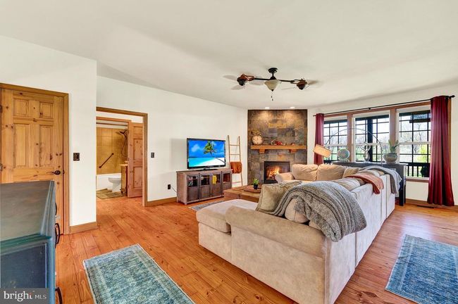 1058 Marsh Hawk Way, House other with 4 bedrooms, 4 bathrooms and null parking in Shepherdstown WV | Image 10