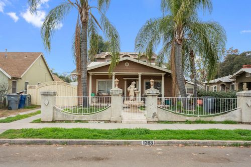 1283 N Calaveras St, Fresno, CA, 93728-2001 | Card Image