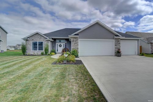5585 Bear Creek Pass, Auburn, IN, 46706-9193 | Card Image