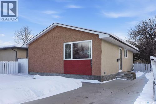 3205 33rd St W, Saskatoon, SK, S7L4R1 | Card Image