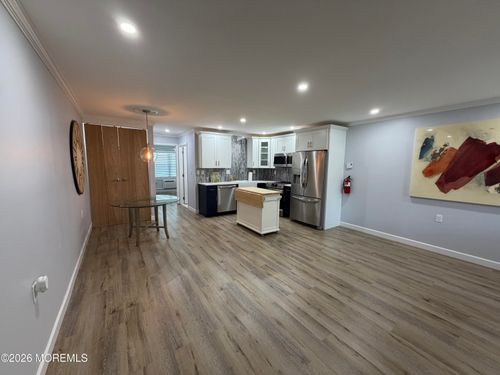 533e Dartmoor Ct, Lakewood, NJ, 08701-7846 | Card Image