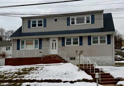 3 Sunset Dr, Woodland Park, NJ, 07424-3024 | Card Image