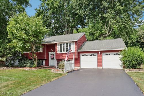 321 Manhattan Pkwy, Painesville, OH, 44077-5024 | Card Image