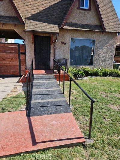 W 69th Street, House other with 4 bedrooms, 1 bathrooms and 1 parking in Los Angeles CA | Image 1