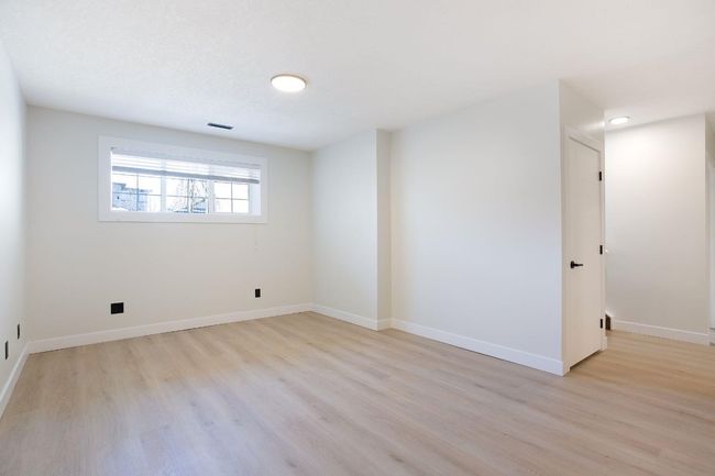 432 Rocky Ridge Drive Nw, House other with 5 bedrooms, 3 bathrooms and 4 parking in Calgary AB | Image 16
