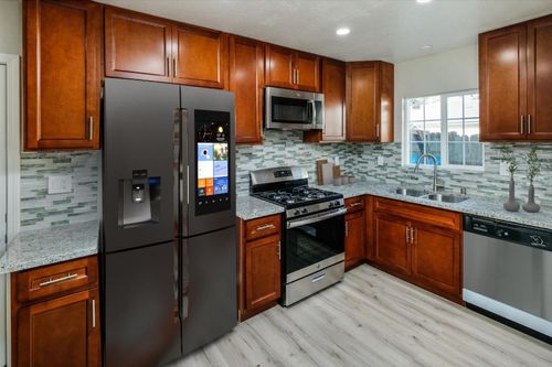 2749 Ellen St, Sacramento, CA, 95815-2319 | Card Image