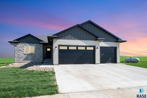 1403 Castle St Street, Larchwood, IA, 51241 | Card Image