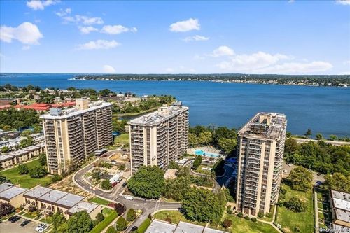 1-p-18-15 215th St, Bayside, NY, 11360-2110 | Card Image