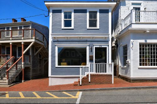 134 Commercial St, Provincetown, MA, 02657-2014 | Card Image