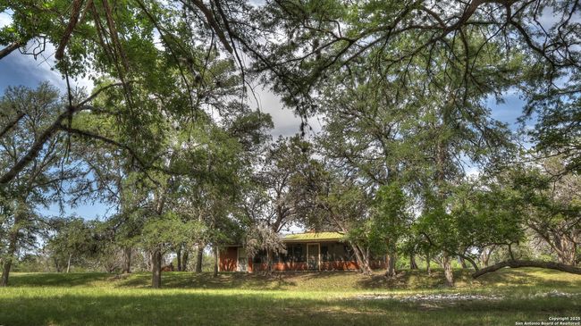 154 Weston Rd, House other with 1 bedrooms, 1 bathrooms and null parking in Leakey TX | Image 16