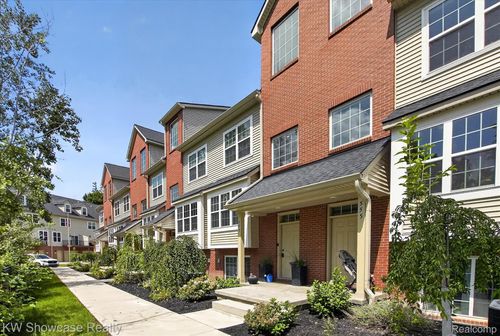 553 Village Ln, Milford, MI, 48381-1546 | Card Image