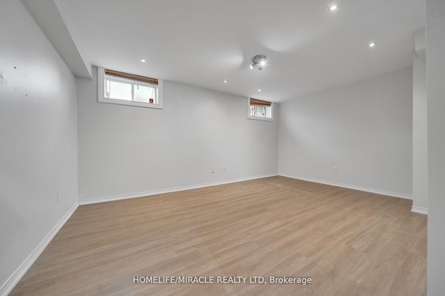 93 Crystal Glen Cres, House attached with 4 bedrooms, 4 bathrooms and 2 parking in Brampton ON | Image 39
