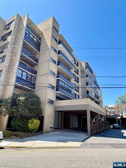 555 Gorge Rd, Cliffside Park, NJ, 07010-2245 | Card Image