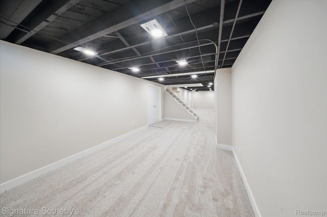 32-2200-Brenthaven-Dr-Bloomfield-Hills-MI-48304-WindowStill-23.jpg | Image 29