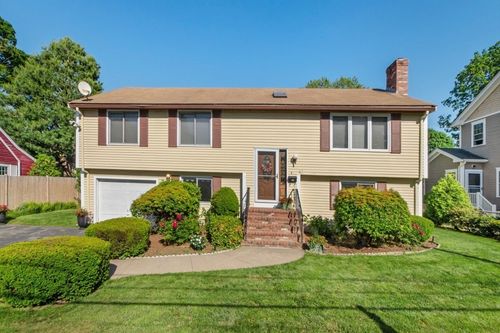 61 Canterbury Rd, Waltham, MA, 02453-8242 | Card Image