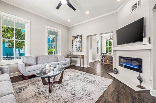 2415 Avenue O 1/2, Galveston, TX, 77550-7881 | Card Image