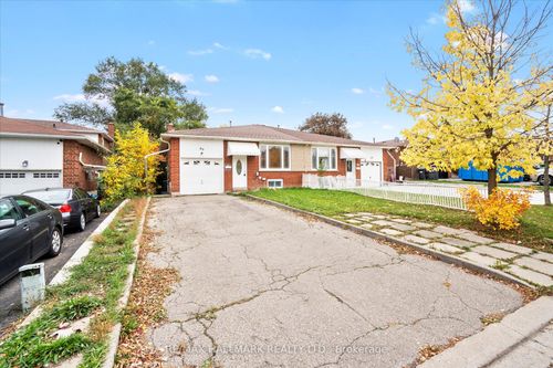 upper-80 Madison St, Brampton, ON, L6S3C5 | Card Image