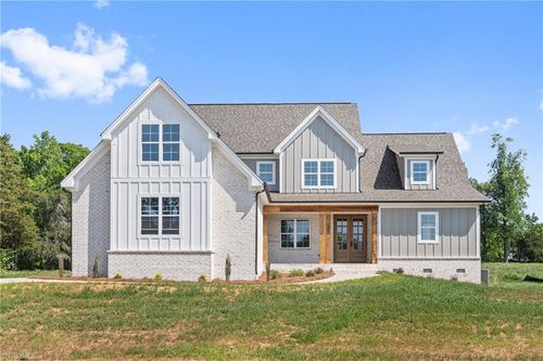 188 Orchard St, Mocksville, NC, 27028-6784 | Card Image