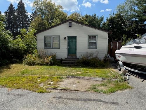 3 Quail St, Cumberland, RI, 02864-1819 | Card Image