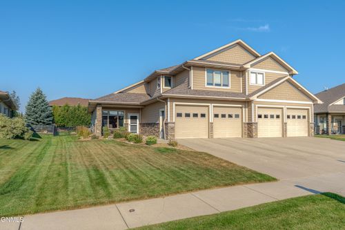 3216 Chisholm Trl, Bismarck, ND, 58503-0854 | Card Image