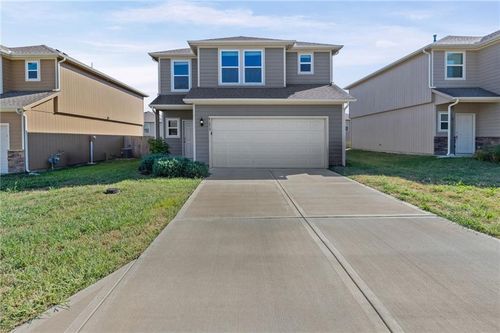 21317 W 215th Ter, Spring Hill, KS, 66083-8119 | Card Image