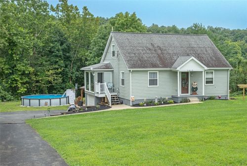 2015 Gay Ave, Greensburg, PA, 15601-5239 | Card Image
