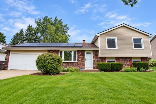 5112 W Greenbrier Dr, McHenry, IL, 60050-5140 | Card Image
