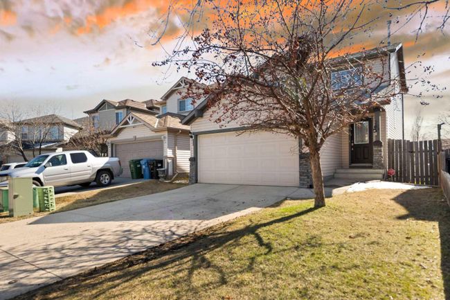 204 Covepark Close Ne, Home with 4 bedrooms, 2 bathrooms and 2 parking in Calgary AB | Image 2