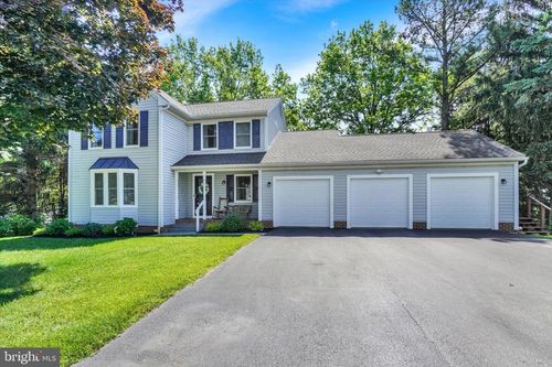 7 Old Farm Ln, NEW FREEDOM, PA, 17349-9409 | Card Image