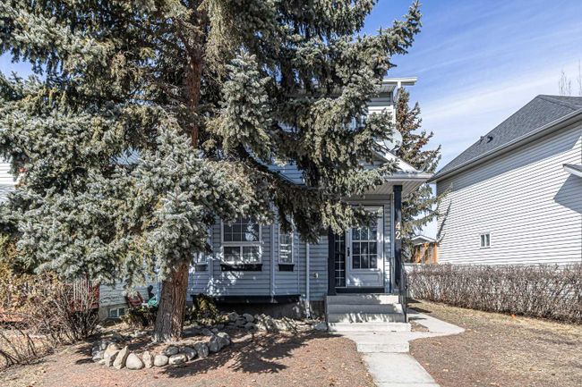 42 Coverdale Way Ne, Home with 4 bedrooms, 3 bathrooms and 4 parking in Calgary AB | Image 2