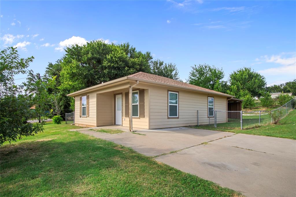 Sagecrest Ct, Granbury, TX 76049