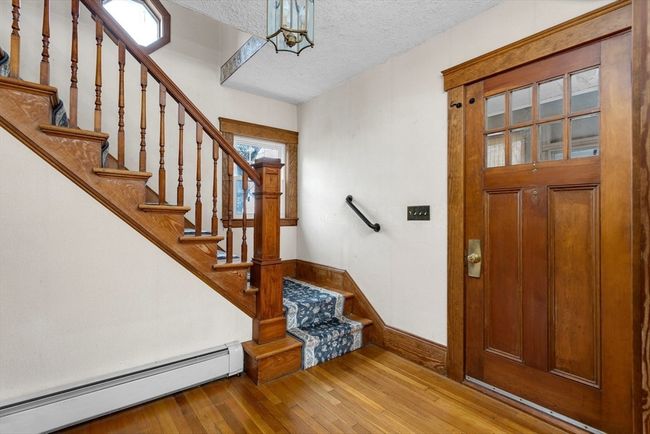 32 Farrington St, House other with 3 bedrooms, 2 bathrooms and 3 parking in Franklin MA | Image 5