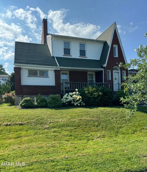 512 26th Ave, Altoona, PA, 16601-3853 | Card Image