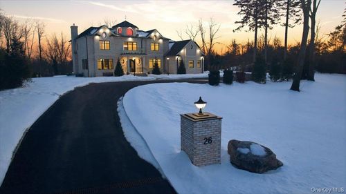 26 Saint Andrews Ct, Old Westbury, NY, 11568-1710 | Card Image