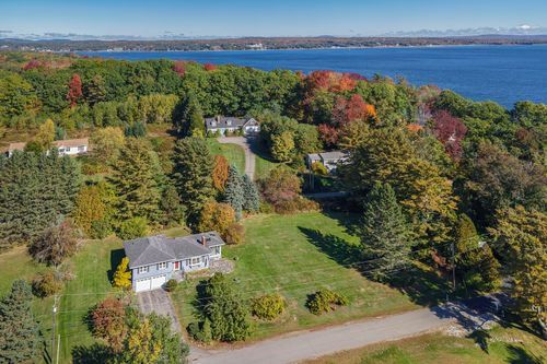 16 Seaside Dr, Belfast, ME, 04915-6040 | Card Image