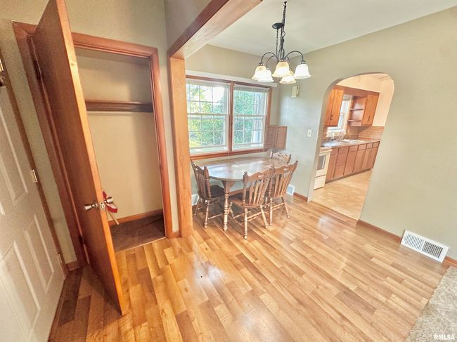 202 W South St, House other with 2 bedrooms, 1 bathrooms and null parking in Abingdon IL | Image 11