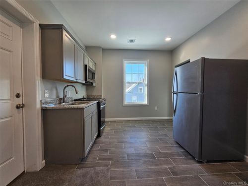 139 W Main St, Walden, NY, 12586-1723 | Card Image