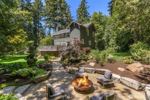 8219 Ne New Brooklyn Rd, Bainbridge Island, WA, 98110-1635 | Card Image