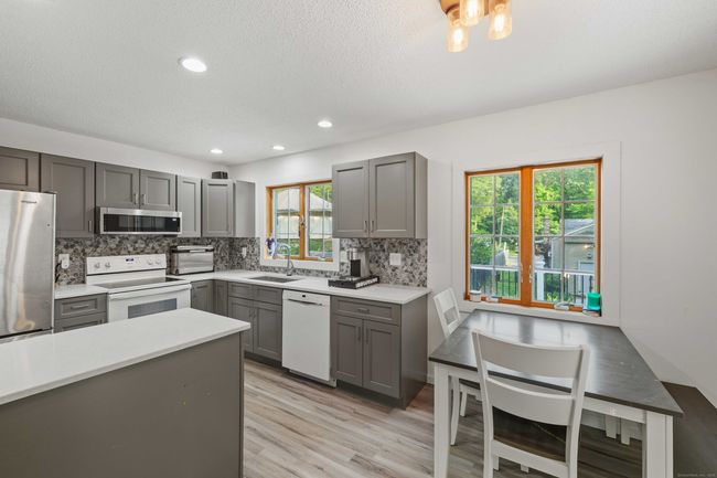 11 Osprey Ln, House other with 3 bedrooms, 2 bathrooms and 2 parking in Niantic CT | Image 8