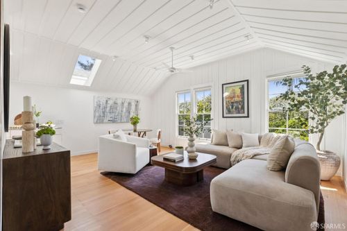 6 Cottage Row, San Francisco, CA, 94115-3112 | Card Image